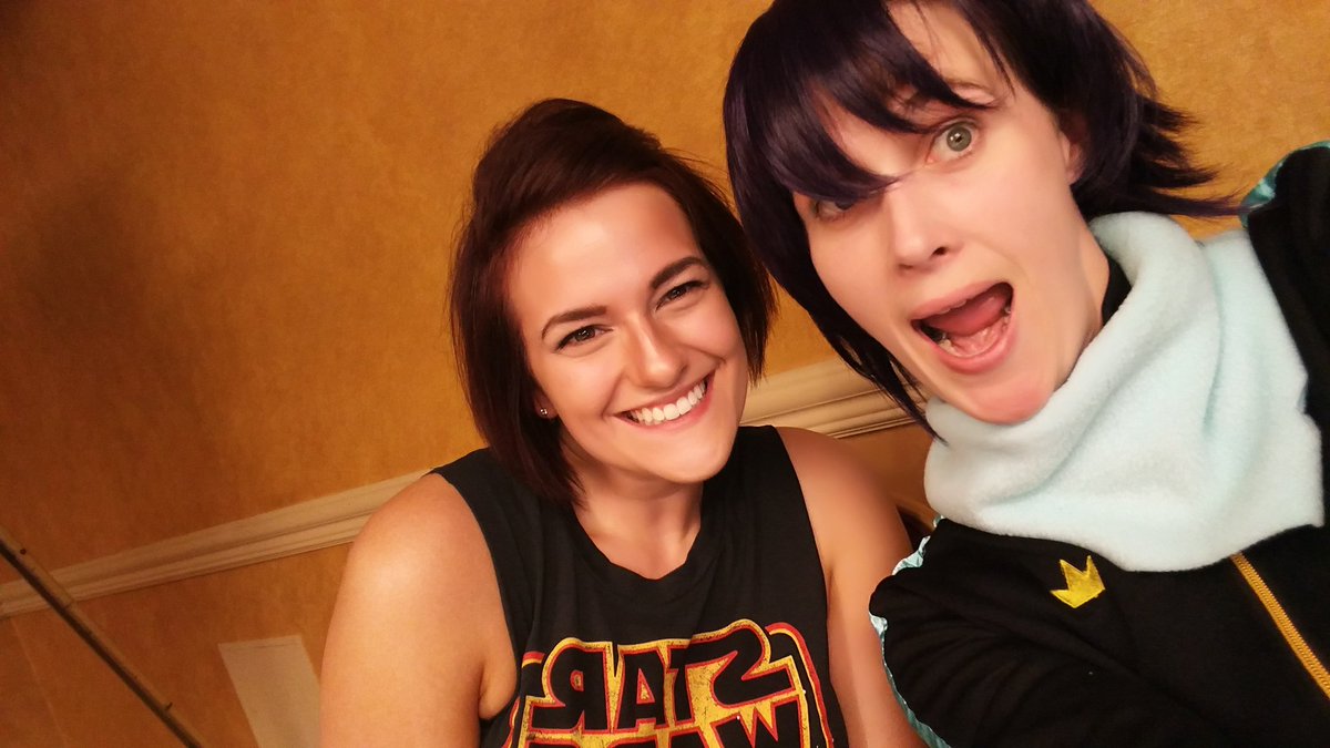 Animat3dM3's tweet photo. Photo dump! #GeeklyCon17 https://t.co/CXIzj0qWgp