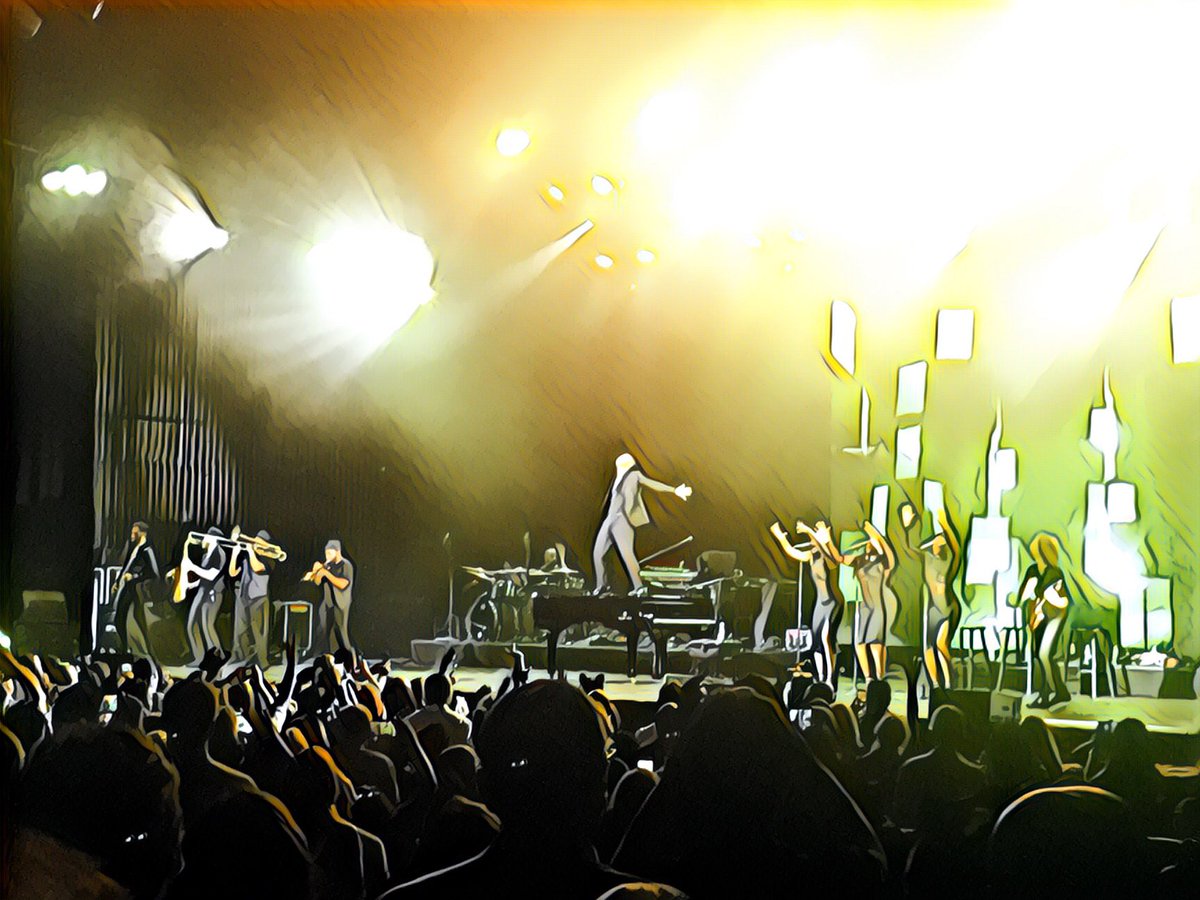 Phoodnatic's tweet photo. Great show @johnlegend @RHPerlin https://t.co/yyZgLe5m4i