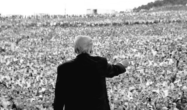 mikandynothem's tweet photo. WOW! 40,000 Boy Scouts show up to see most historic President in decades. Shouting "We love Trump!" and booing Obama. Smart kids. 🇺🇸#MAGA🇺🇸 https://t.co/JXnx4J39vw