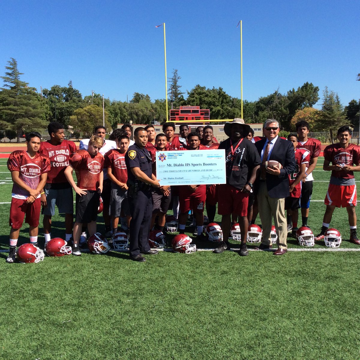 IHTA_Made's tweet photo. Thank you Chief of Police Guy Swanger for donating his time and funds $3000 donated to purchase 10 new helmets.
Believe, Compete Everyday! https://t.co/kvGKsTAiNp