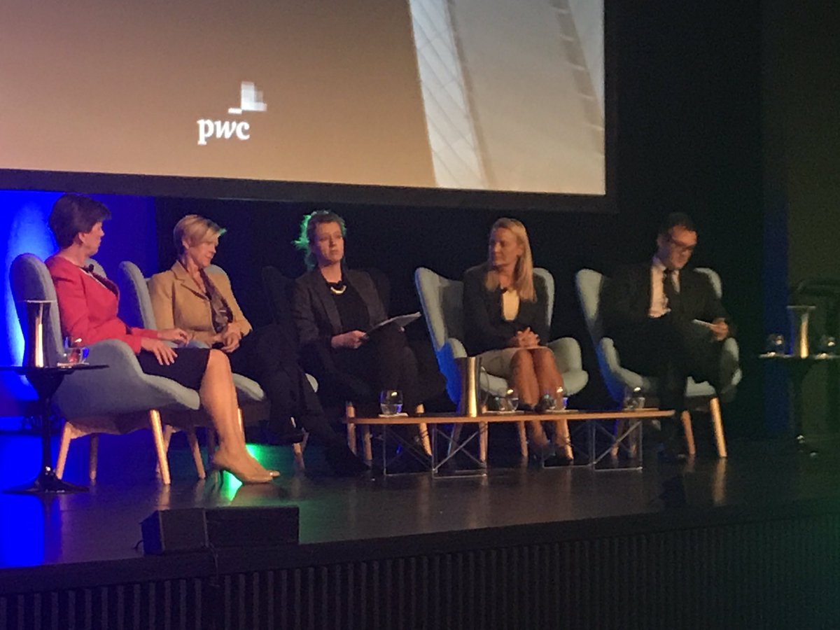 VanessaStoykov's tweet photo. Men have warren buffet as a role model in the investing world.. who do women look up to? #LeadersSummit https://t.co/DoTo4ydEKp