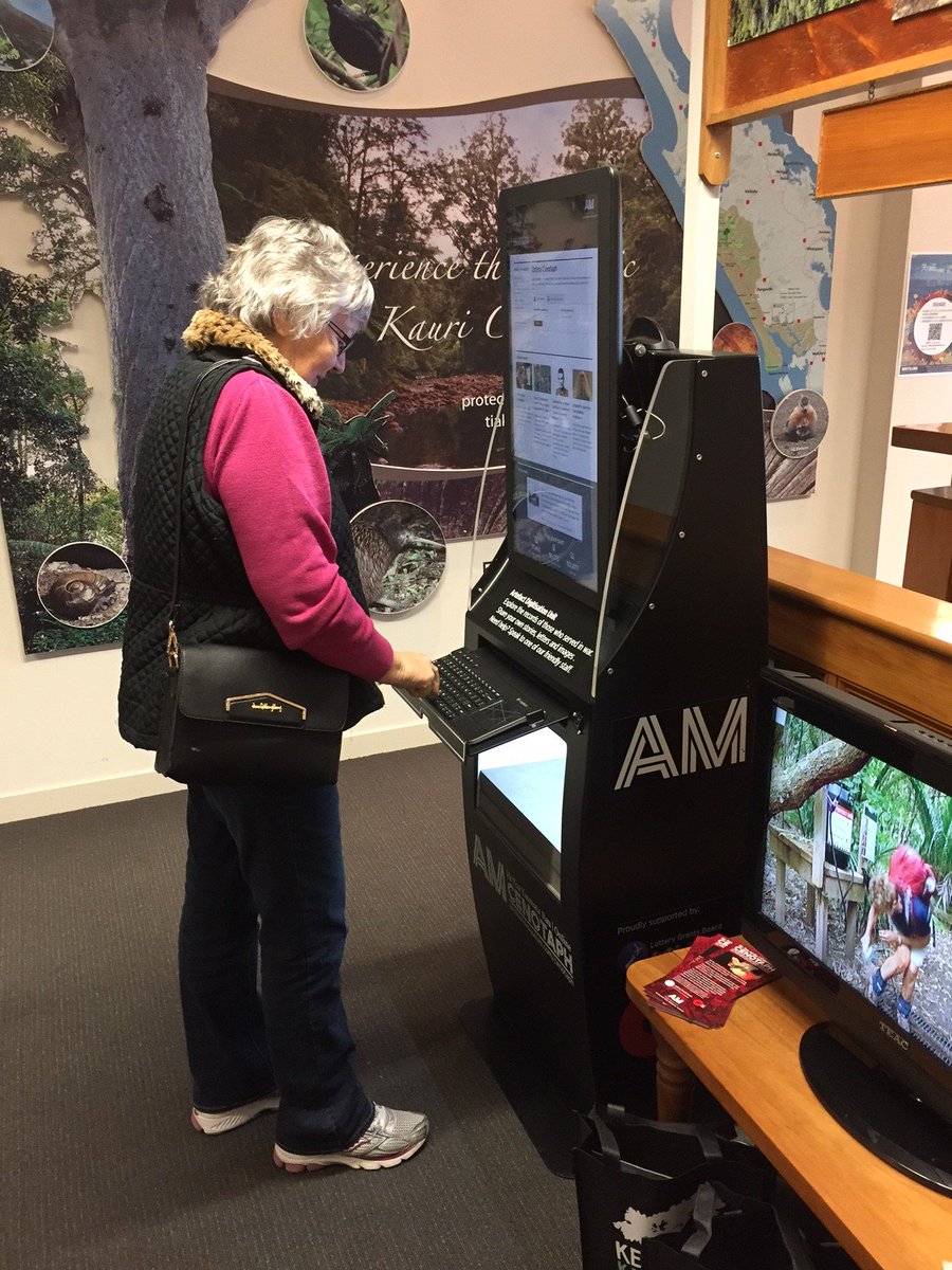 aucklandmuseum's tweet photo. He Pou Aroha is visiting @KauriMuseum until the end of August. Their wonderful team can help you #DiscoverYourConnection (Gael found hers!) https://t.co/ptgrjm7AHq