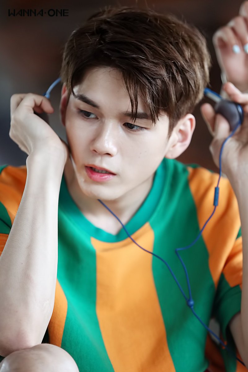 WannaOne_twt's tweet photo. Wanna Oneㅣ티저무비 #9 옹성우

티저무비 비하인드 스케치를 공개합니다⭐️
 
#WannaOne #워너원 #Wannable #워너블 #강다니엘 #박지훈 #이대휘 #김재환 #옹성우 #박우진 #라이관린 #윤지성 #황민현 #배진영 #하성운 https://t.co/FPkHjUorsn