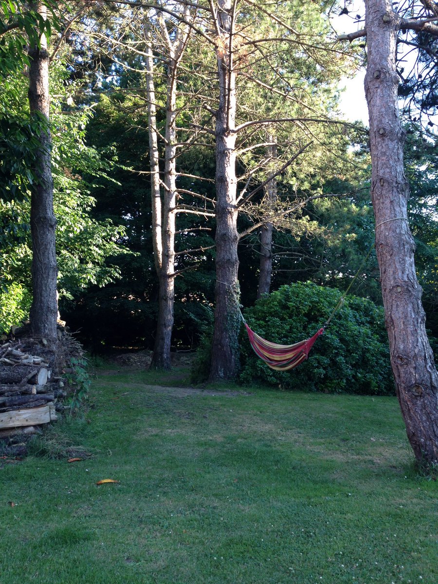 Lamaisonperiot's tweet photo. Venez vous reposer à la campagne. Verdure, tranquillité, mer, le pied quoi!🙂🙃 https://t.co/6nid7Rt8IK dans le Calvados. https://t.co/qfvgt7OZNg