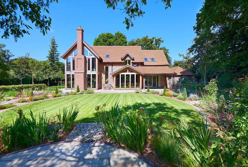 Oakwrights's tweet photo. A beautiful #oakwrights home the county of Hampshire is the subject of our latest blog
https://t.co/x0get1mnyb
#hampshirehome #OakDesign https://t.co/fyBpx9WNbY