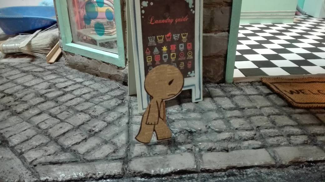 littlepaperm's tweet photo. Some bad days,someone smiles at you and everything seems better #stopmotion #animation #animacion #littlepaperman #elhombrecillodepapel #set https://t.co/mKX6D2j3Eq