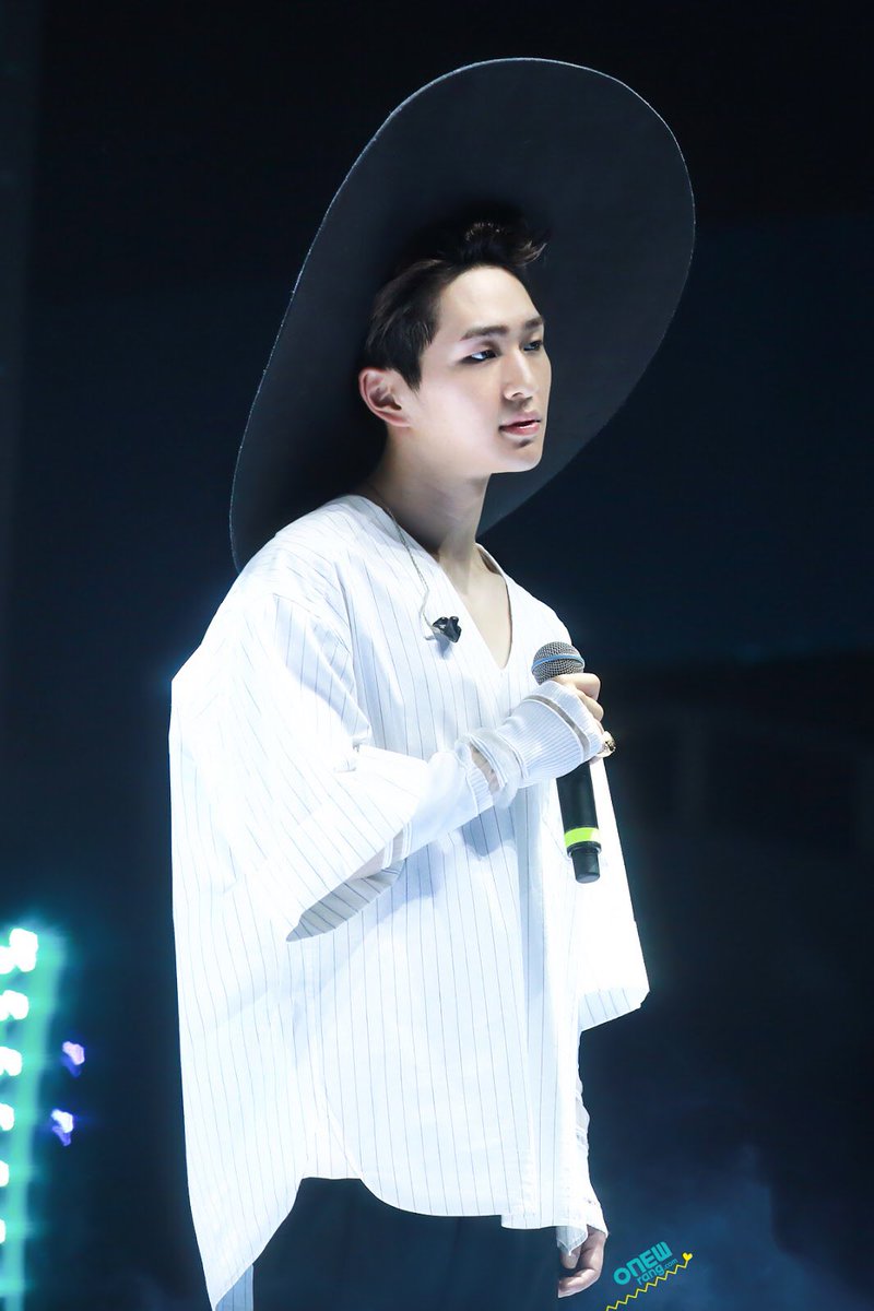 pics_onew's tweet photo. #SHINee #onew https://t.co/vfjt0Y2Nq0