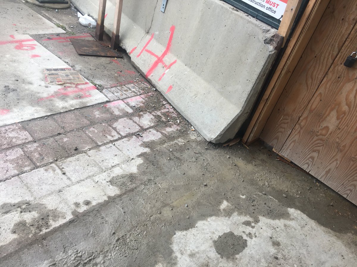 opmb100's tweet photo. @Kathleen_Wynne #Mudtrail. Every #Metrolink worker walks thru this door , dirt on boots now grass growing on #Eglintonwest concrete. #OPMB https://t.co/QGjmldyuoN
