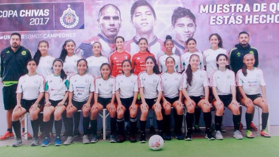 yishaq_25's tweet photo. Cefor Gdl 2001-2004 de @miseleccionmx inicia participación en @CopaLN y @Chivas #CopaChivas2017 https://t.co/21An5NMQhR