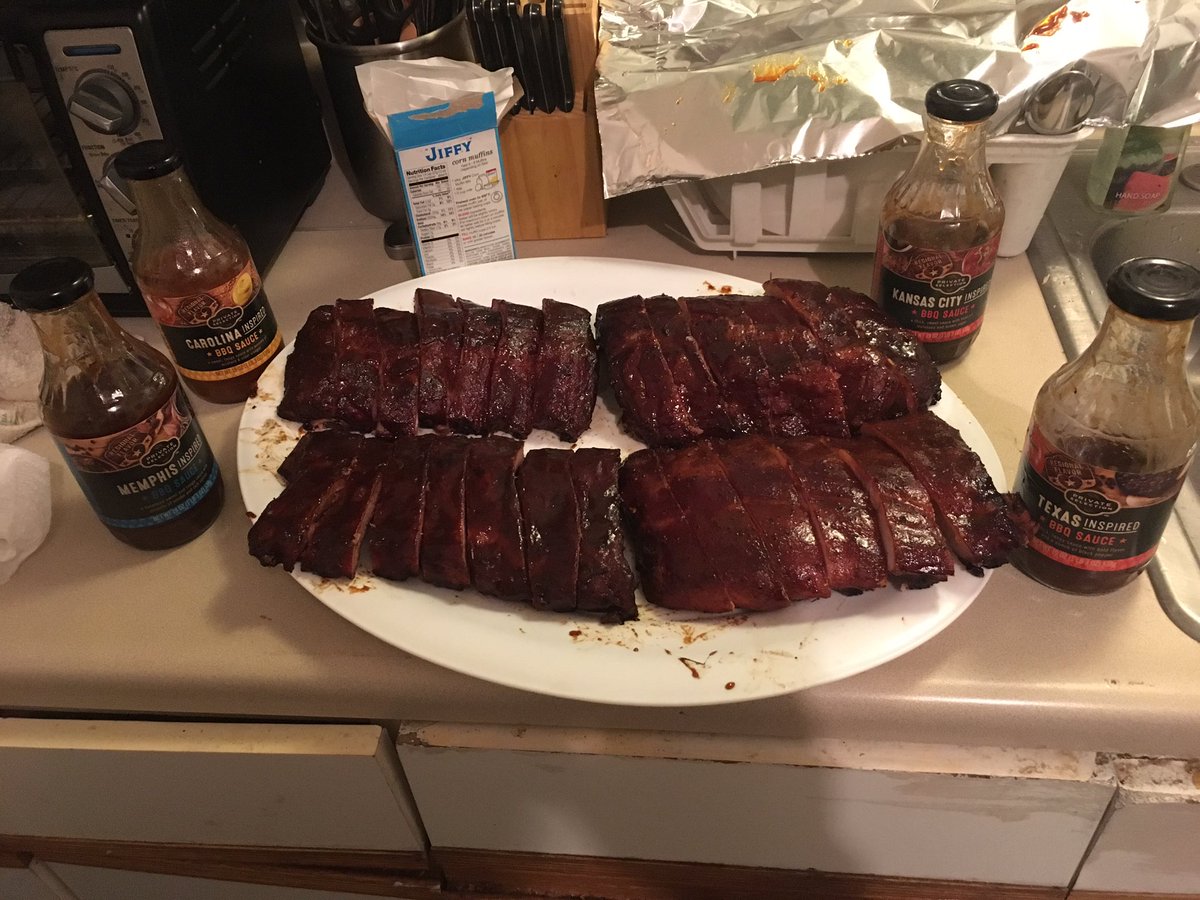 RaydonsRayd's tweet photo. Was going to post earlier but got too hungry. So tender on the inside, nice bite on the outside. Easy bone cleaning. Delicious! #RaydTheQue https://t.co/NQRWyG9WQo