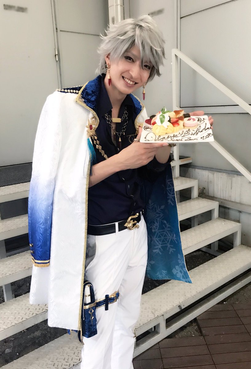 舞台 夢王国と眠れる100人の王子様公式 En Twitter 今日はお誕生日 夢ステ 本日の昼公演が終了致しました ご来場下さった皆様 ありがとうございました 昼公演終了後 フロスト役吉岡さんのお誕生日をみんなでお祝いしました 夢ステ 夢100 舞台 夢王国と眠れる100人の王子様公式 En Twitter 今日はお誕生日 夢ステ 本日の昼公演が終了致しました ご来場下さった皆様 ありがとうございました 昼公演終了後 フロスト役吉岡さんのお誕生日をみんなでお祝いしました 夢ステ 夢100