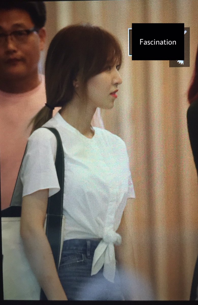 170725 이수지의 가요광장

오늘은 웬디,,, 너무 예쁜 완이,,,

#레드벨벳 #RedVelvet #웬디 #Wendy