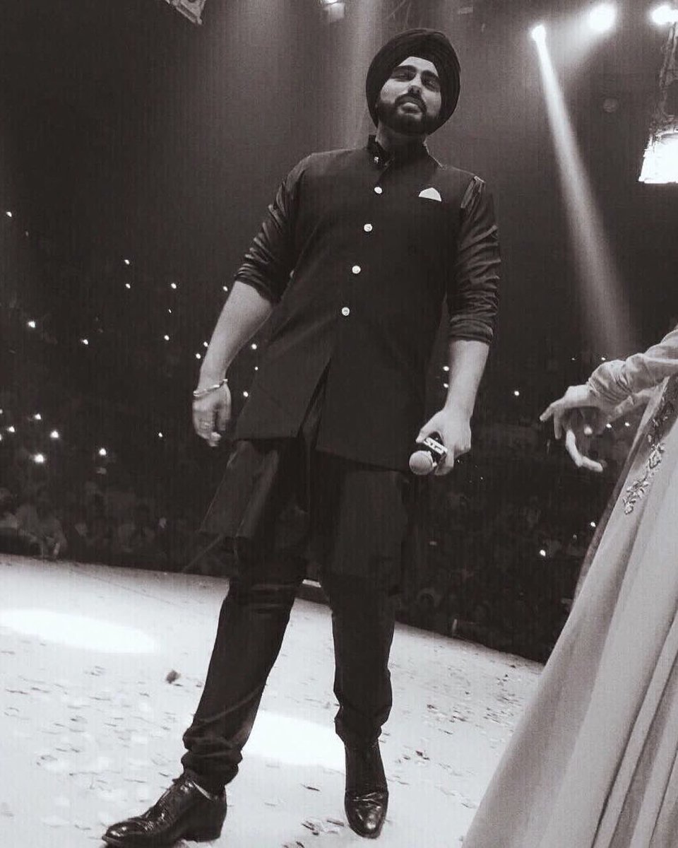 arjunk26's tweet photo. Shera di kaum !!! #jatt #charan #mubarakanonthemove #delhi @kunalrawalvibe !!! https://t.co/4gDM9PYerH