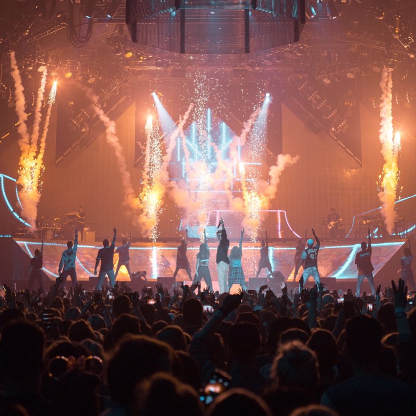 bieberblaze's tweet photo. $260 million tour gross. 5 #1 singles. 14 billion streams. most streamed album of all time. a grammy. 60 million records sold. an era. https://t.co/awg79wCMLX