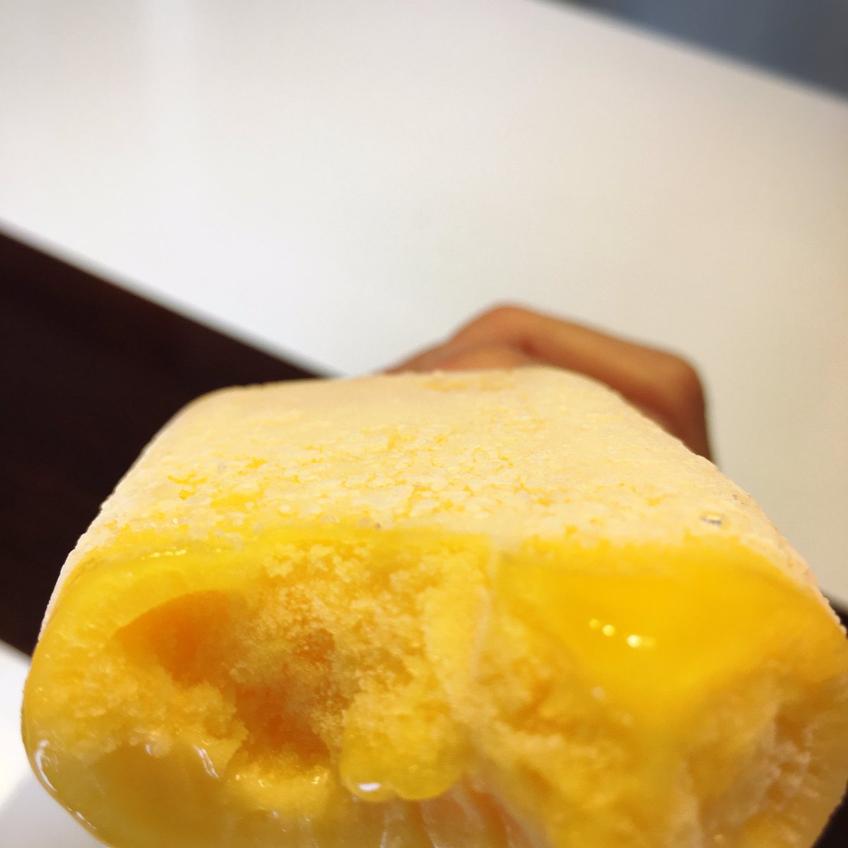 Tamami__dayo's tweet photo. #アイスモンスター
#mangobar
#ローソン
やっと買えた!
#自転車で転んだ
#両膝打った
#左脛負傷 #左中指親指負傷
果肉もやや感じられ、美味しい。
けどマンゴーかき氷が食べたい!
#マンゴー大好き https://t.co/EUjhDwfT01