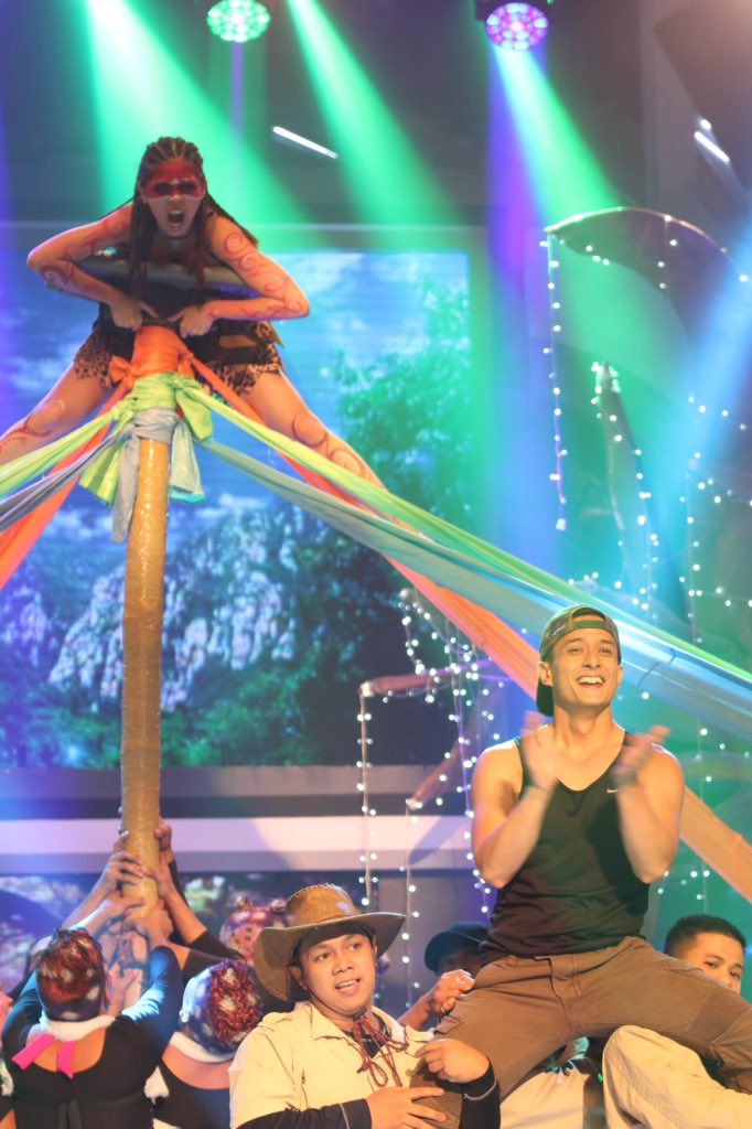 officialaldub16's tweet photo. Soooooooo proud of you Team RaMen!🍜

ALAAAAAAARRRRMAAAAAAA!

#ALDUBGoRaMenGo 

📸: Eat Bulaga | FB page https://t.co/zsYgvZIqaE