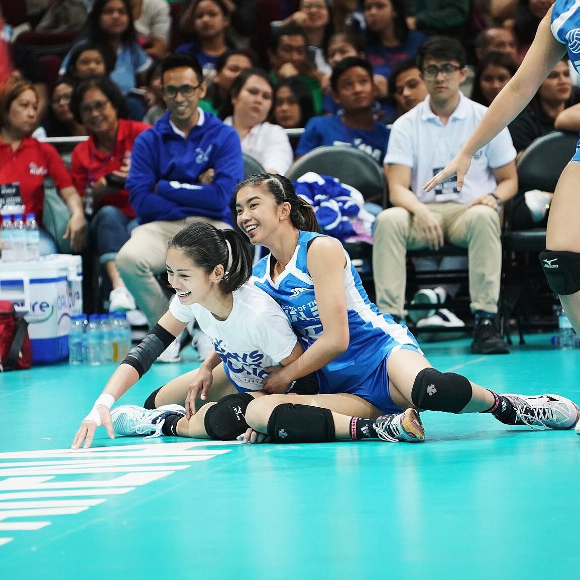 "Crashing into you since season' 73." - @fillecainglet_15
Do you miss one of these moments?
#REBISCOxBOTR 
#Jollibee