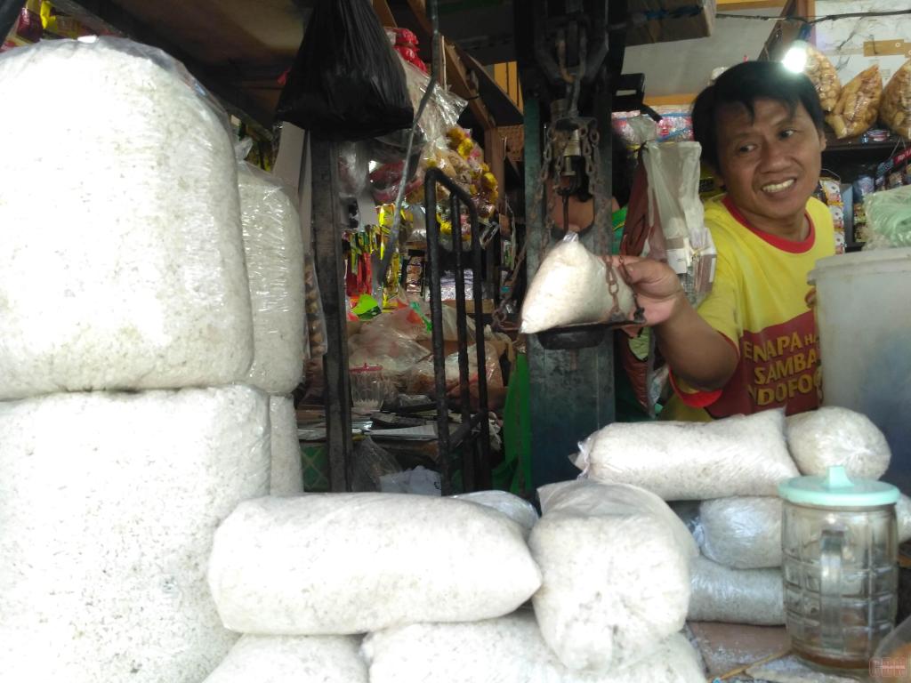 cendananews's tweet photo. Disperindagkop DIY Minta Masyarakat Jangan Panik Garam Langka https://t.co/NxxAKl0mHw https://t.co/j01p1bRr30