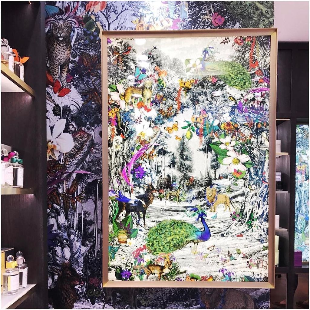KarolinaBarnes's tweet photo. What a fabulous wall feature spotted @penhaligons_london!! #commercialdesign #retaildesign #inspointerior #walldec… https://t.co/umvGkXCQMx https://t.co/rsVprOlwOr