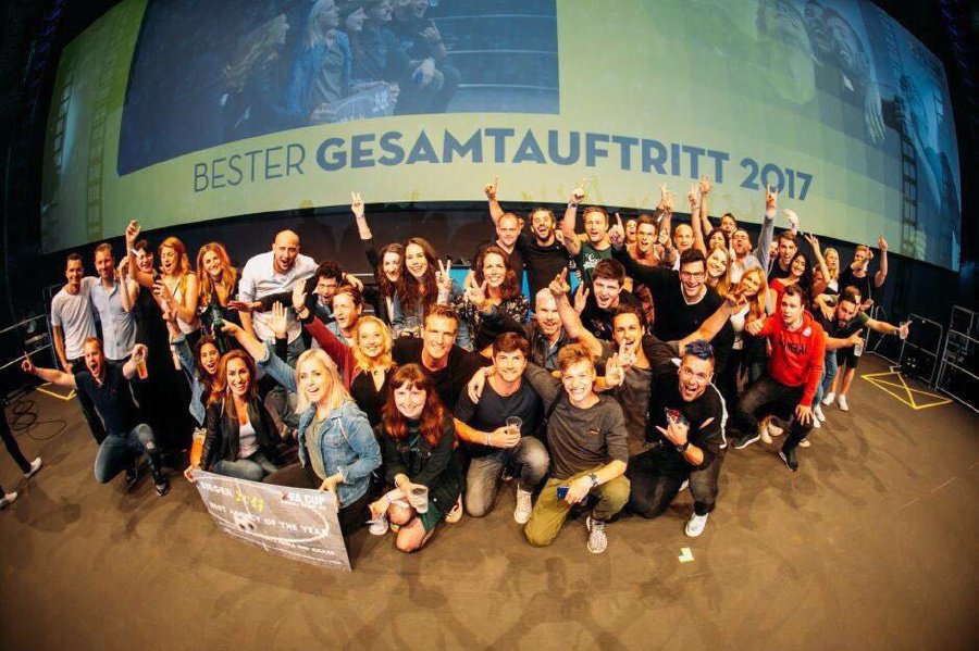 UDG_de's tweet photo. Wir sind geadelt. Für immer. Als “Best Agency of the Year“ beim #FAC2017. https://t.co/433Wfribwt https://t.co/ZqEsYoj0GY