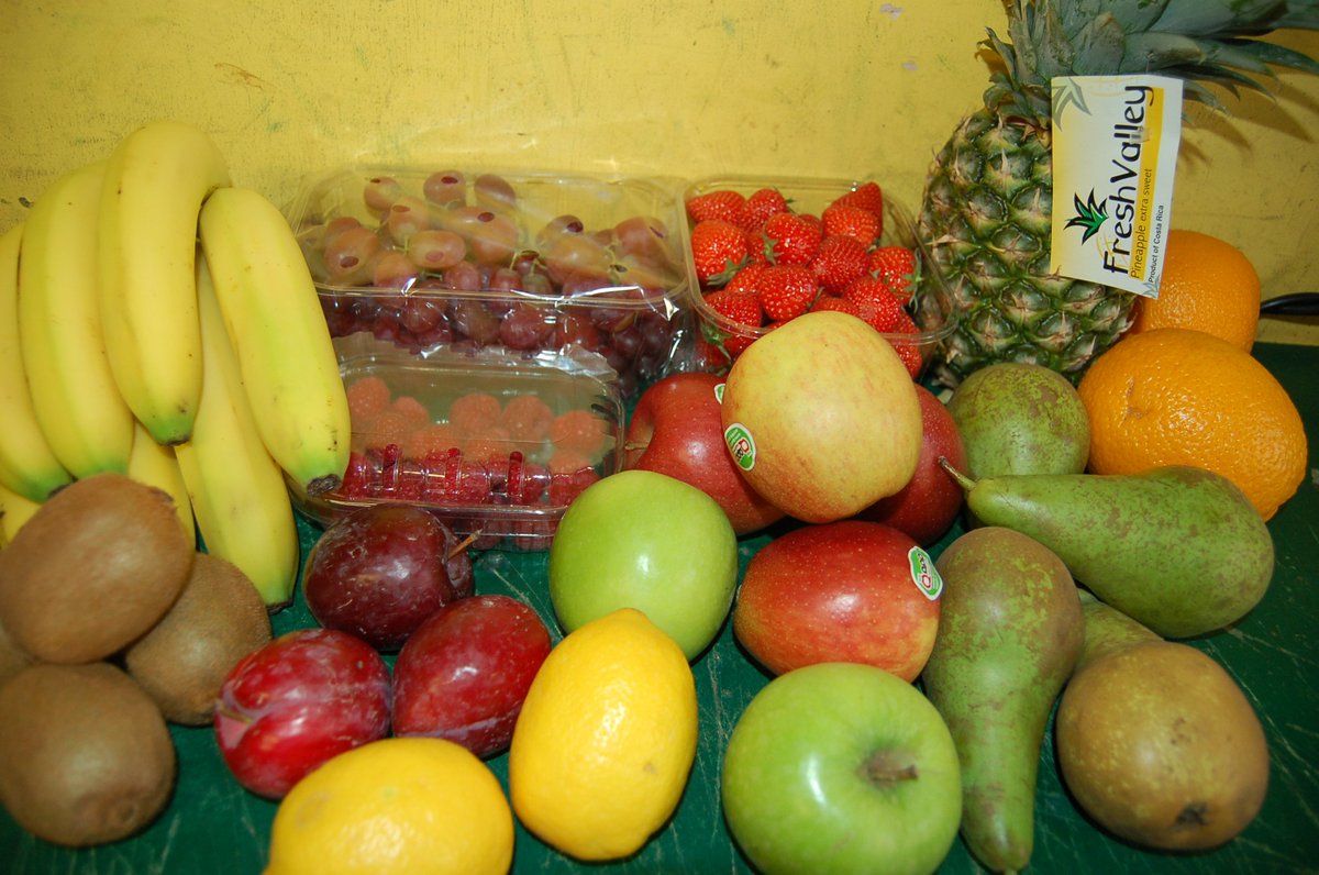 We have lots of lovely fresh Fruit, Veg and Salad available for FREE delivery #Knutsford #Fruit #Veg #Salad #Local alansfruitandveg.co.uk