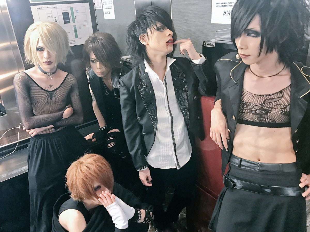 VR TOUR#19ファイナル名古屋公演、四番手はGreeΣでした！！！
GreeΣとして最大のステージへのチャレンジ、しっかりと歌を届けてくれました。
堂々としたステージ、流石でしたね(´ｰ｀)
マチの格好は特別ですよ…😆