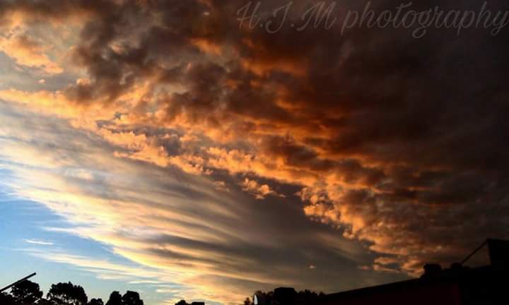 Haiden_1996_'s tweet photo. @BoyGeorge what do you think of this picture I took a year ago I think it's my best cloud picture https://t.co/r1YVuoJRsi