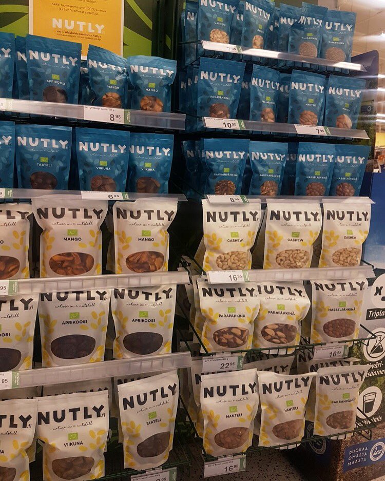 NutlyFi's tweet photo. ESPOO GOES NUTS 🌰😍 Nutlyt kauniissa riveissä K-supermarket Lähderannan hyllyillä! 😊 Nappaa kourallinen elinvoimaa jokaiseen päivään. #nutly https://t.co/tfzhlEllyH