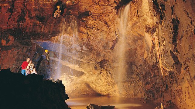 WATCHUGPS's tweet photo. Other family places to go while at @BreconBeaconsNP include @llangorsemac and @showcaves https://t.co/ISptkTC2ii #NationalParksWeek https://t.co/IvfAEVobM6