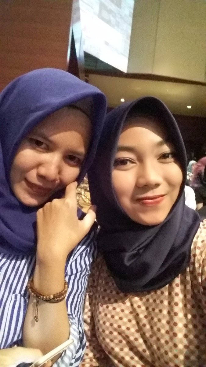 I'm here  with <a href="/windygabara/">dreamer</a> ... ketemu teteh <a href="/maudyayunda/">Maudy Ayunda</a> dan ibu Sri Mulyani <a href="/KemenkeuRI/">#UangKita</a>  Rock your mind and Perkuat Otak! #supermentor20