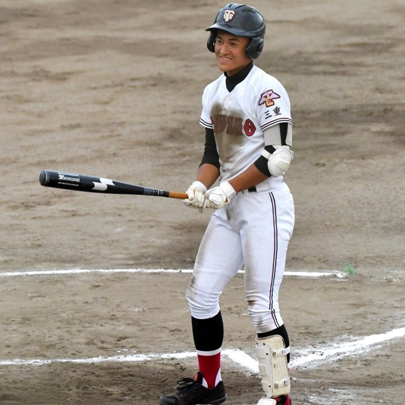 中西築 On Twitter 津商業野球部を引退しました この2年半は怪我したりいろいろあったけど本当に最高の時間でした 本当に3年生26人と 野球ができてよかったです 最高の仲間でした 甲子園は行けなかったけど悔いはないです 1 2年生にいってもらいたいです