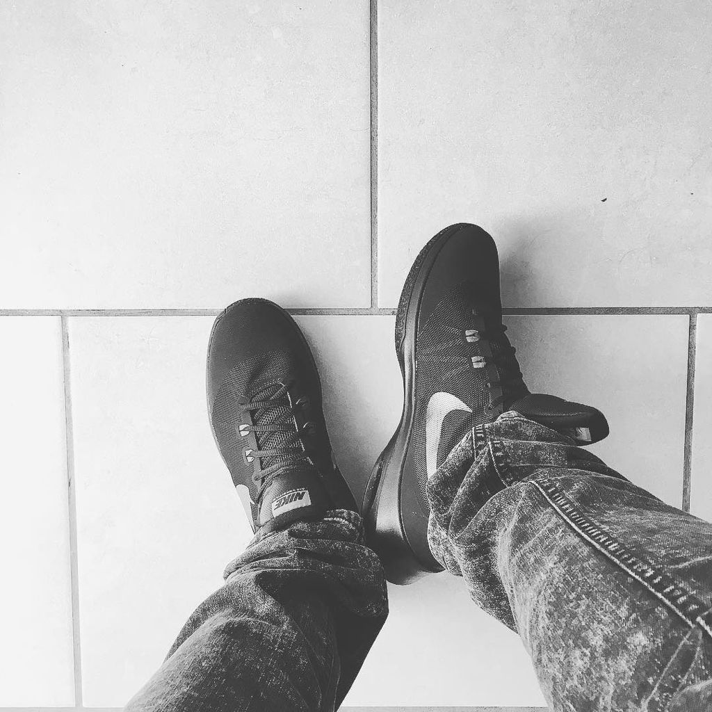 ezechielV's tweet photo. New Sneakers👌🏻 https://t.co/7AQnx2a3at https://t.co/BVm32TToFC