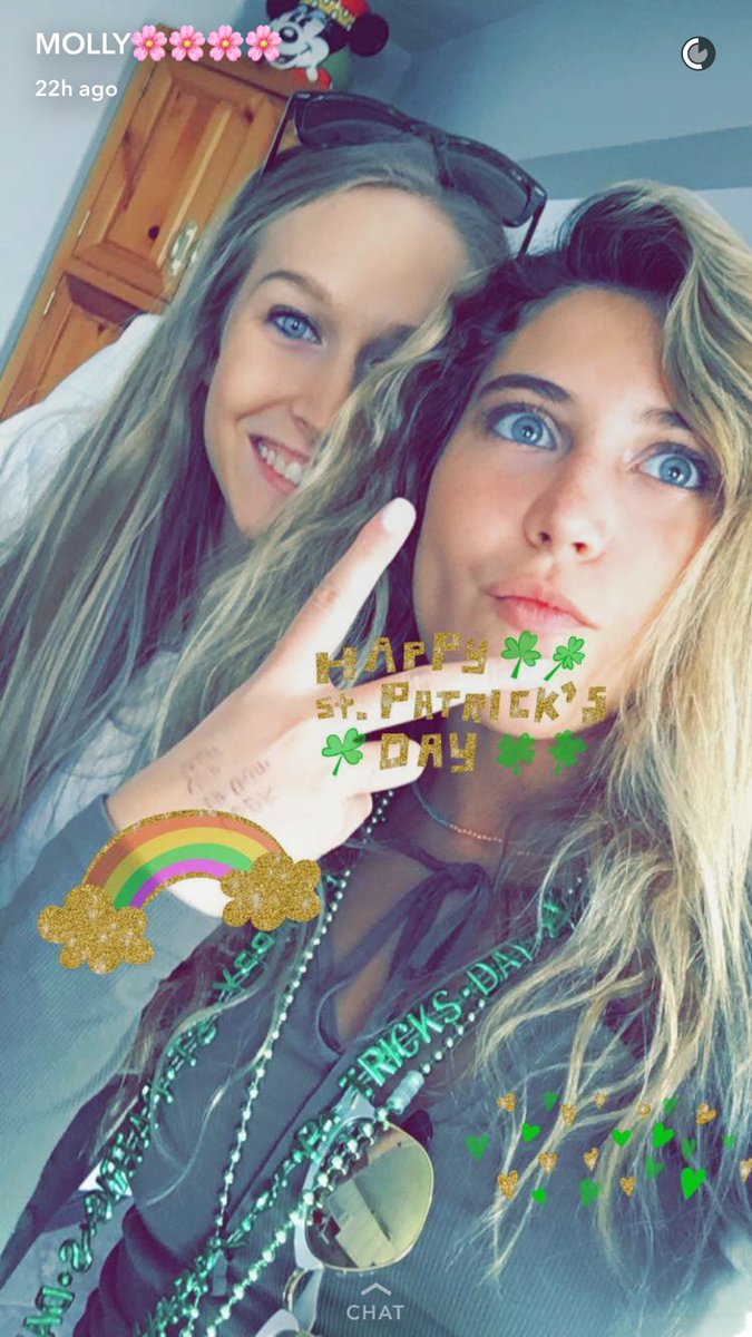 ocrane18's tweet image. Happy Birthday!!🎈 I love I miss you pretty girl ❤️💛💚💙💜