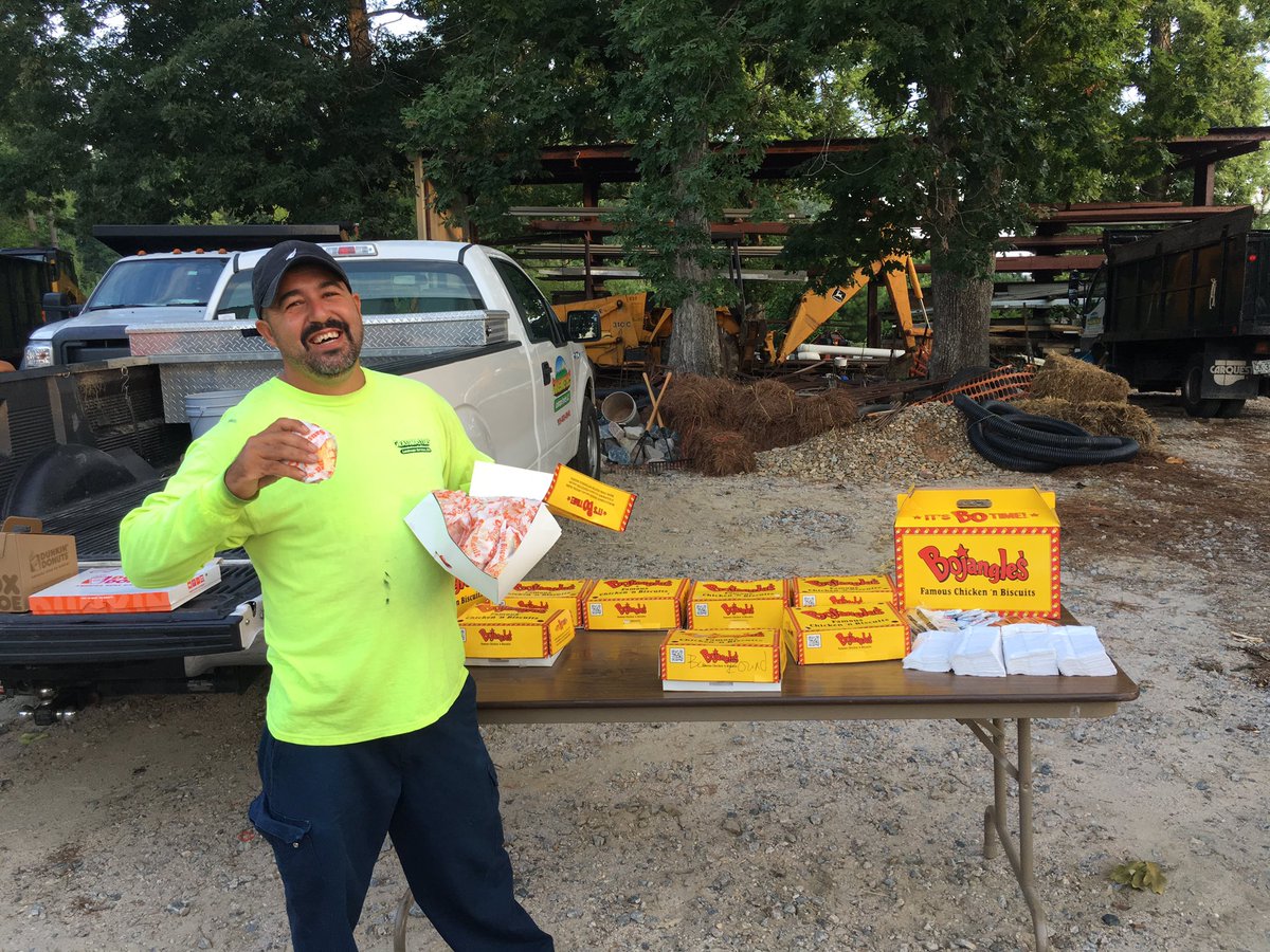 GoGrassMasters's tweet image. Ubi's going away party breakfast- heading back to Guatemala- we will miss you. @Bojangles1977