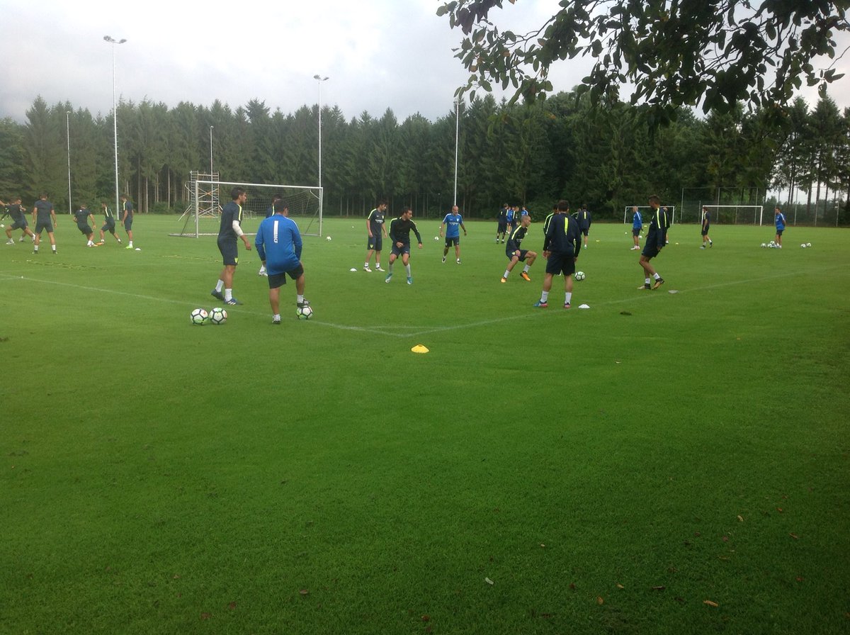 En los rondos del <a href="/MalagaCF/">Málaga CF</a> no hay amigos.