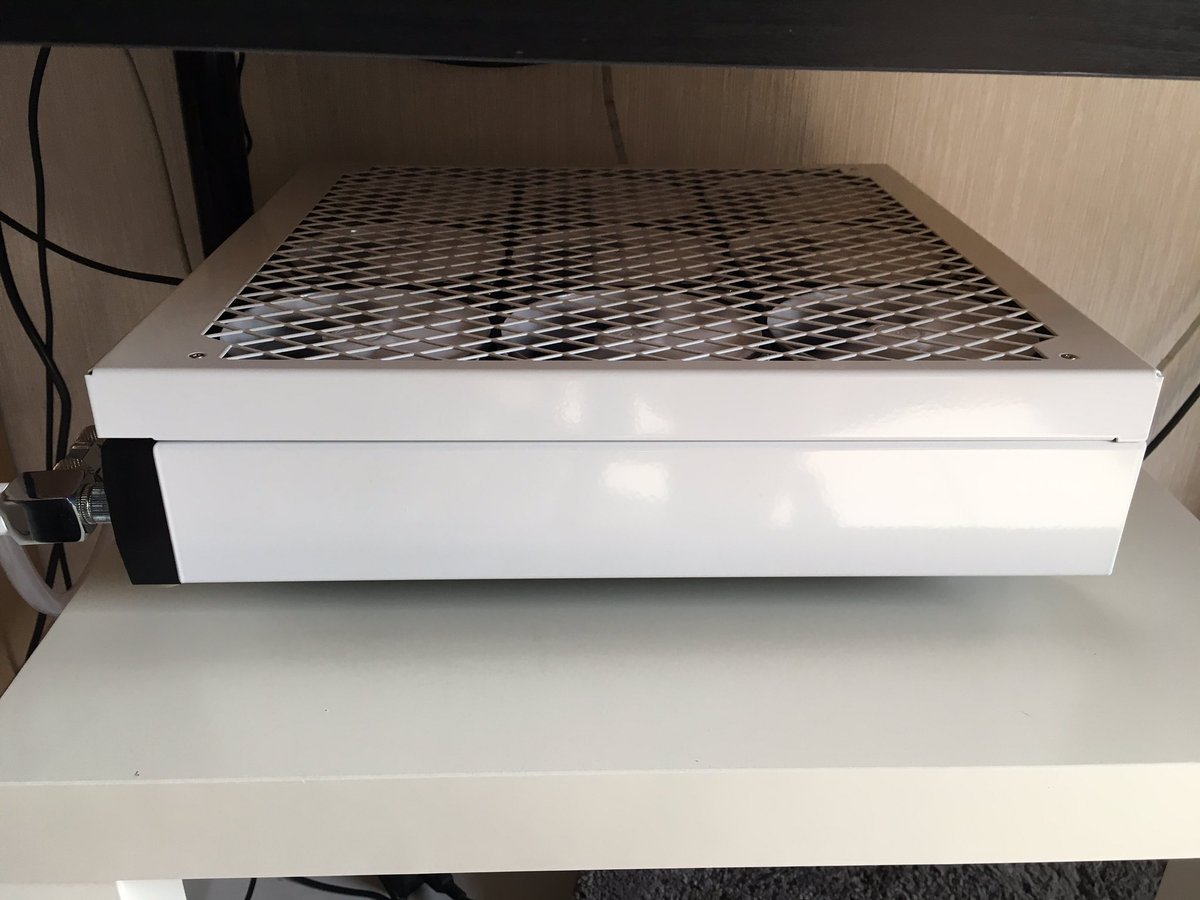 HazelPottPlays's tweet photo. Project Snowflake: ITS DONE !! What u guys thinking? #watercooling #pcmods #custom #pc #intel #ekwb #custompc https://t.co/LM2bb8Re2r
