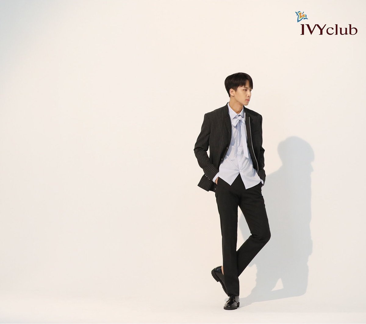 VIXXGUATEMALA's tweet photo. [IG/TW] ★ IVYCLUB

Esperando la temporada👀

#piernasLargas_NoSonBroma #PoseDeModelo
#LeoCanta_RaviRapea
#LRcomeback
IVYCLUB #VIXX #Ravi #Leo https://t.co/HkUlCqgKqh