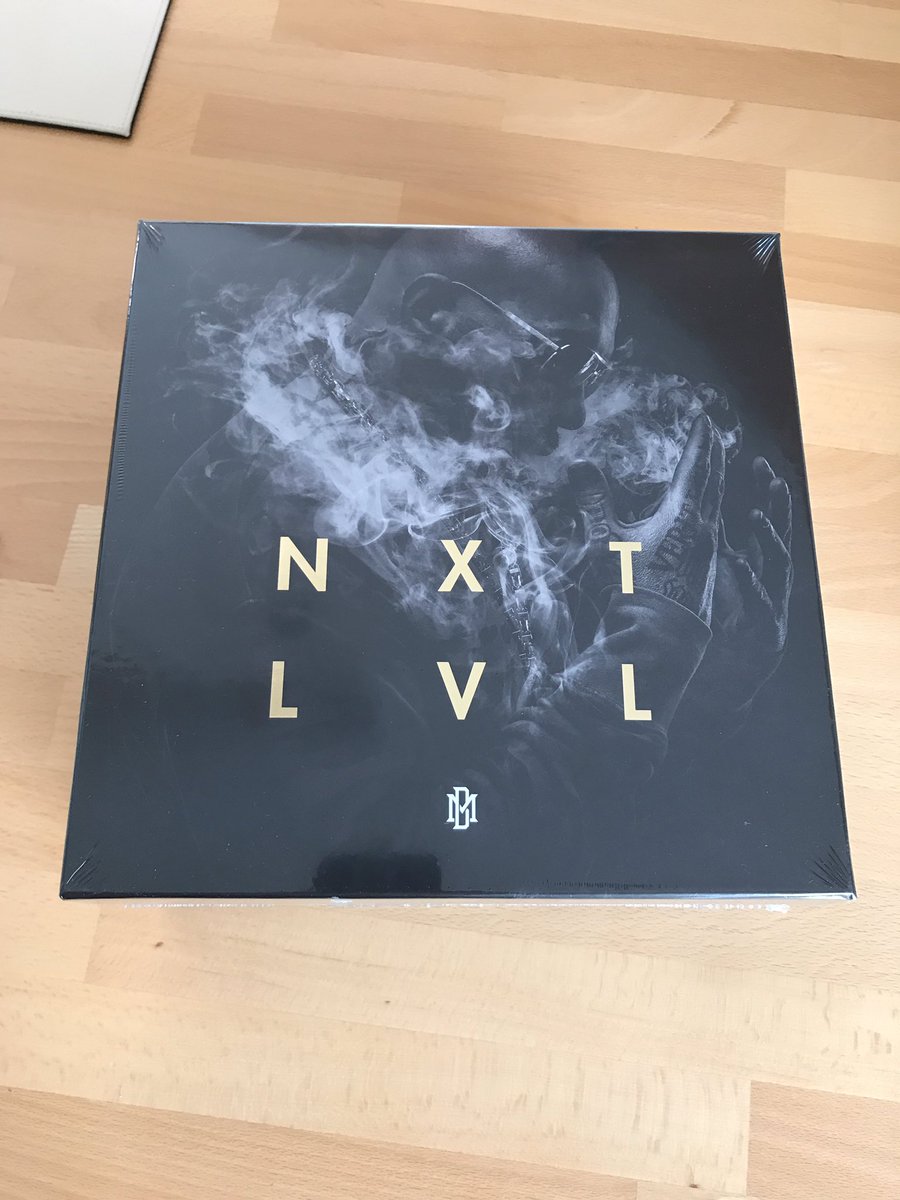 PatrickSeifer11's tweet photo. New Azad Album @azadoffiziell #nxtlvl #azad #hiphop #boss #legend https://t.co/r5wVHEwUve