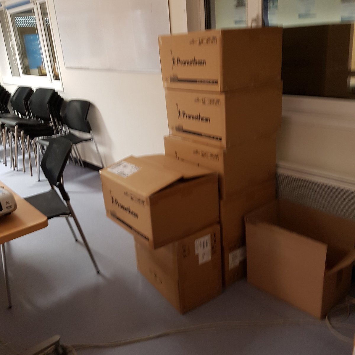 EmmanuelViv's tweet photo. A @Adico60 on prepare la #rentreeScolaire #2017 Elle sera #numerique pour certaines #mairie Merci aux #collterr pour la confiance renouvelée https://t.co/qO5RPV0CGn