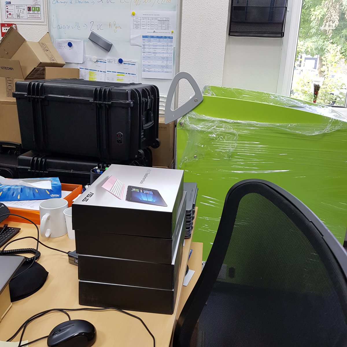 EmmanuelViv's tweet photo. A @Adico60 on prepare la #rentreeScolaire #2017 Elle sera #numerique pour certaines #mairie Merci aux #collterr pour la confiance renouvelée https://t.co/qO5RPV0CGn