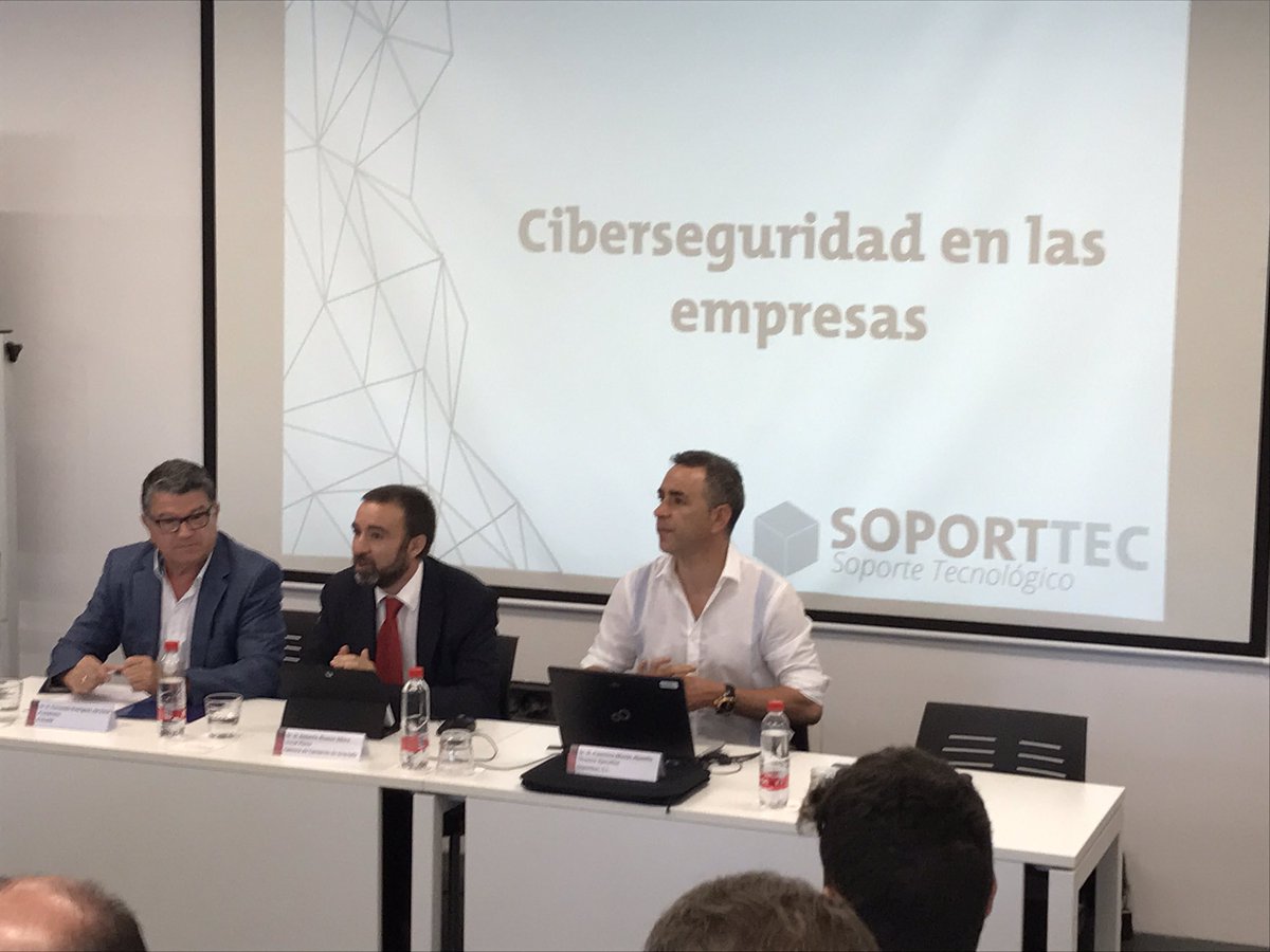 rubio_torres's tweet photo. Comienza la Jornada de #ciberseguridad en @CCGranada @Eticom_com @CanalUGR @guardiacivil @grupoEuroCENTER @granadahoy @OTRIUGR https://t.co/88aFMvNVb8