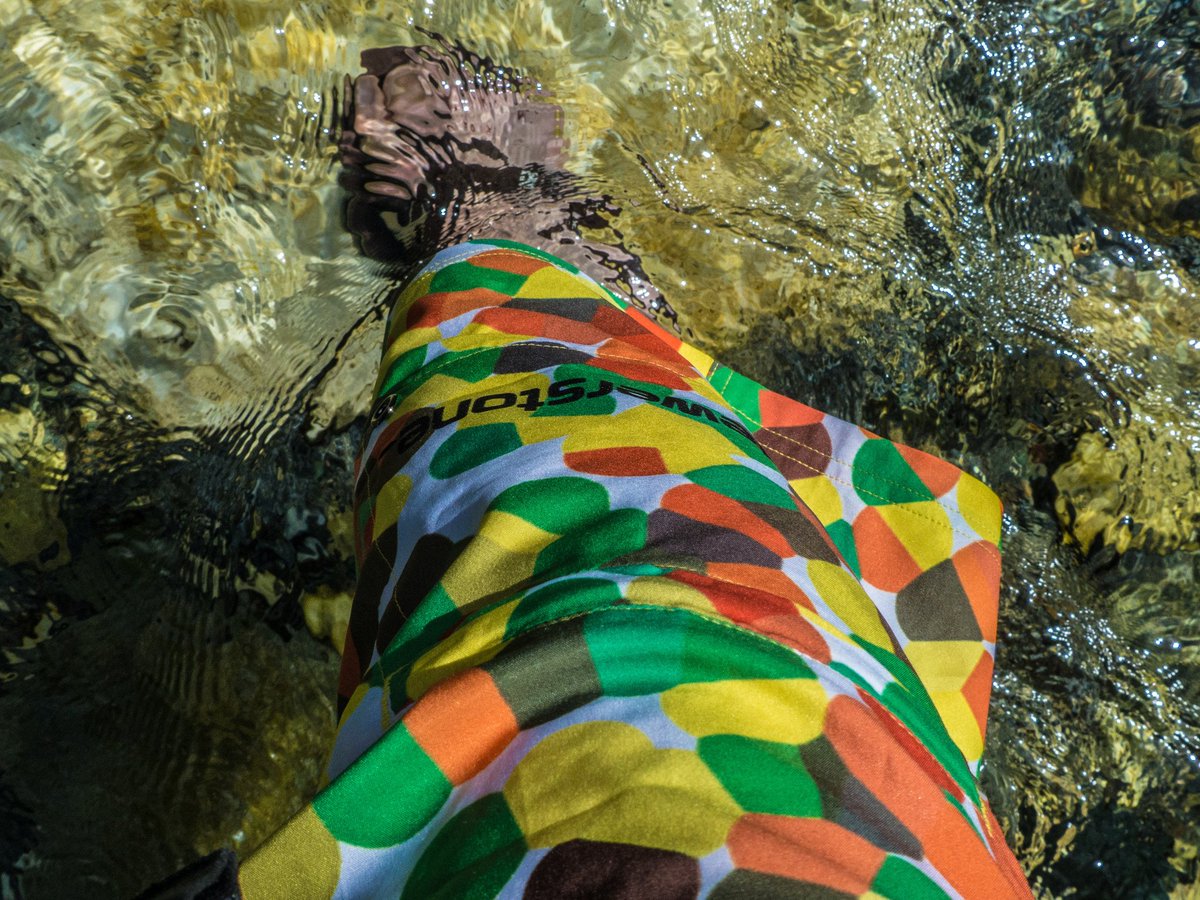 It's been mighty 🔥🌡 🌞 out here in the Alps 🗻, these ice ❄ cold rivers are just what you need.🖒❤
#hobbitlife 
@dewerstoneUK  #lifeshorts