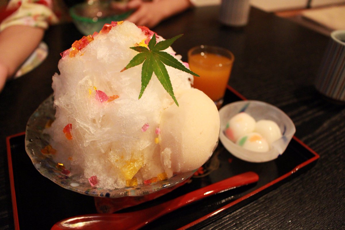 nipponcafe01's tweet photo. 7/25除了是吃鰻魚的��用丑之日，同時也是由日本かき氷協会制定的 #かき氷の日 （剉冰之日）🍧🍧🍧
因為7/25的日文唸法「７(な)２(ツー)５(ご)」就像在呼喚大家要來碗夏氷（なつごおり）一樣；同時在1933年的今天，日本山形市創下了日本最高溫40.8度的紀錄。 https://t.co/oL0EpuYoKp