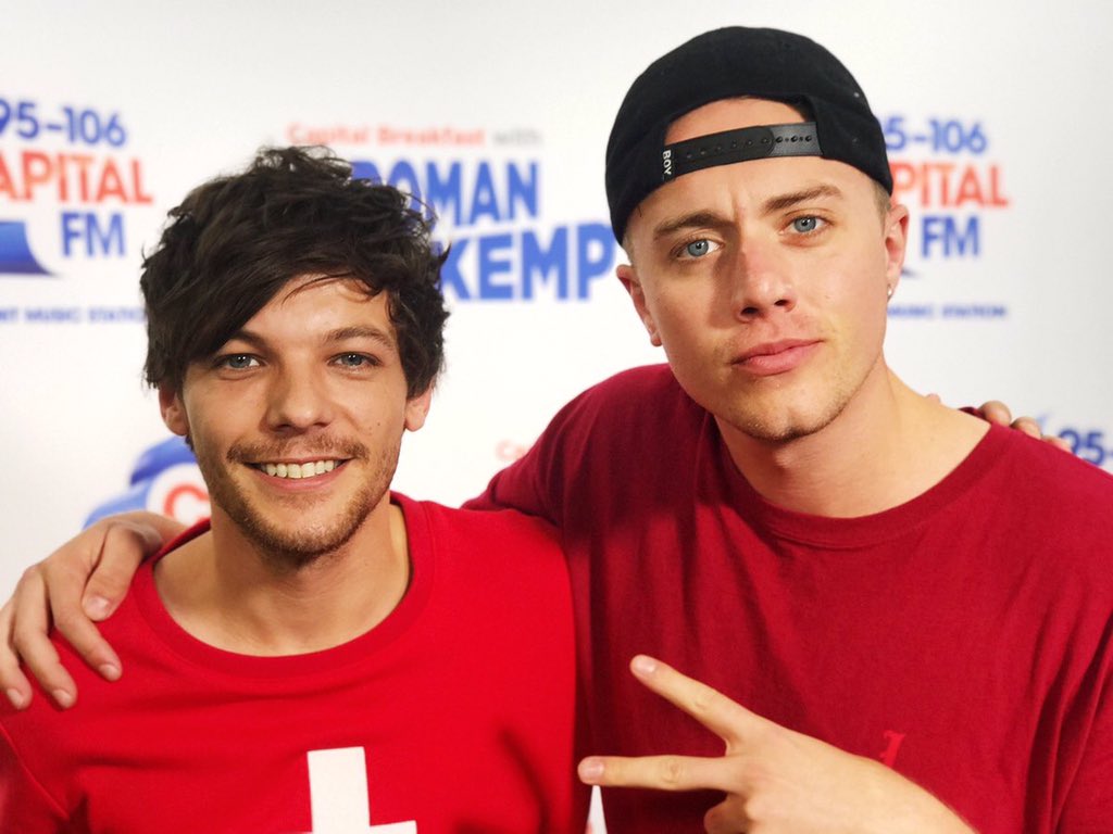 dnarrrainbow's tweet photo. Луи на радиостанции «Capital FM» 24-ого июля.
#BackTouYouMusicVideo https://t.co/1YMaLlOXkB