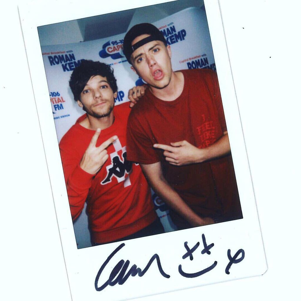 dnarrrainbow's tweet photo. Луи на радиостанции «Capital FM» 24-ого июля.
#BackTouYouMusicVideo https://t.co/1YMaLlOXkB