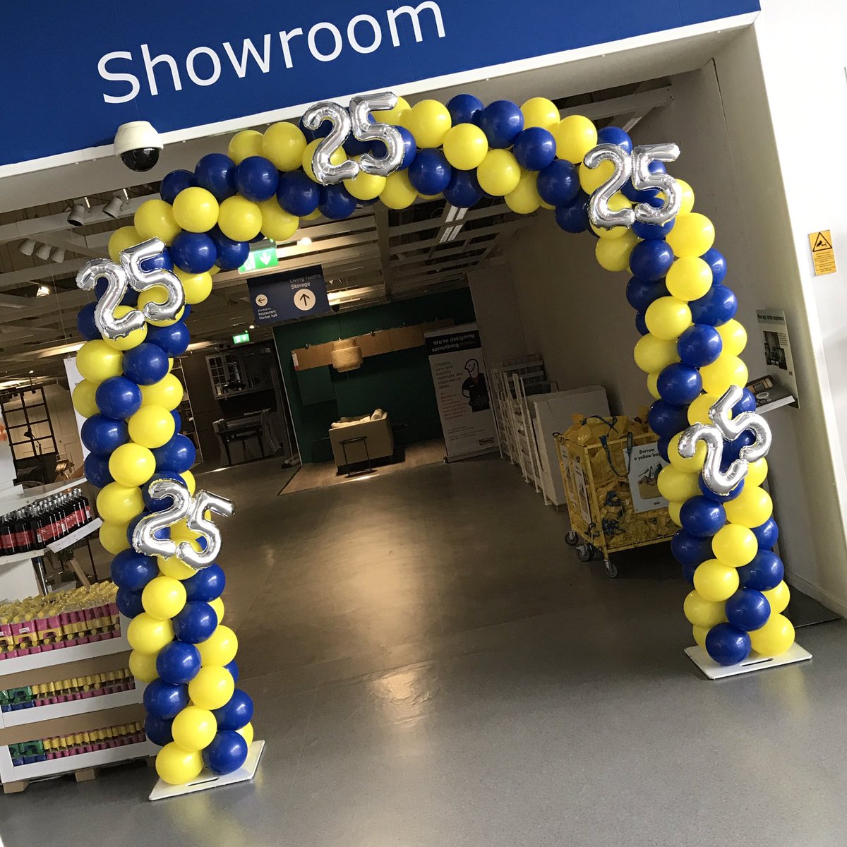 justballoonsNE's tweet photo. Happy birthday guys #ikeagateshead @IKEAUK #balloons #balloonarch https://t.co/TFignMpe0e