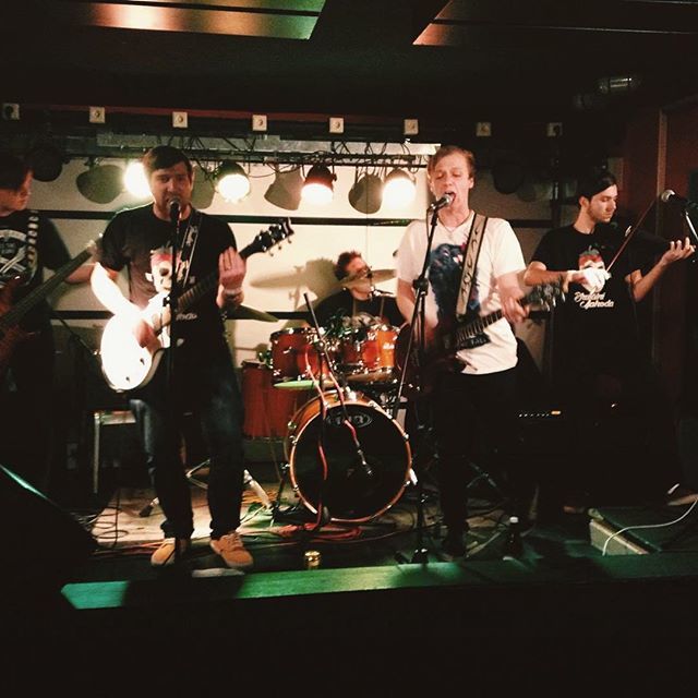 VivalaCZ's tweet photo. Vychutnej si nové #albumTýdne v rytmu melodického rocku, který z uší hned tak nedostaneš. Brutální Jahoda → https://t.co/mJdF6IeVnf 
#rock https://t.co/CivBLsMjEg