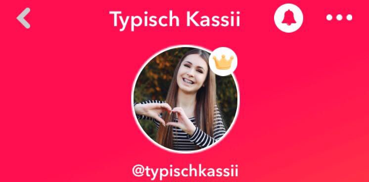 TypischKassii's tweet photo. Haaaapppyyyy! 😍 Ich habe nun auch die Krone. 👑 Dankeschön @musicallygerman! 💋 https://t.co/EppBKNAG4C