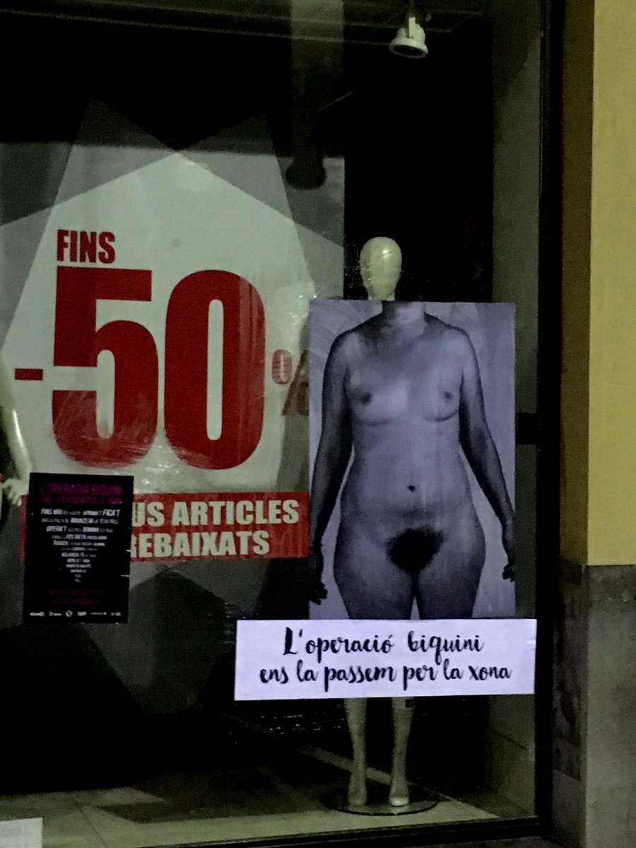 CapgiremVic's tweet photo. 📷 Acció de l'Esquerra Independentista de #Vic contra la pressió estètica! Els feminicidis són només la punta de l'iceberg del patriarcat. ♀ https://t.co/BMSsYOdtst