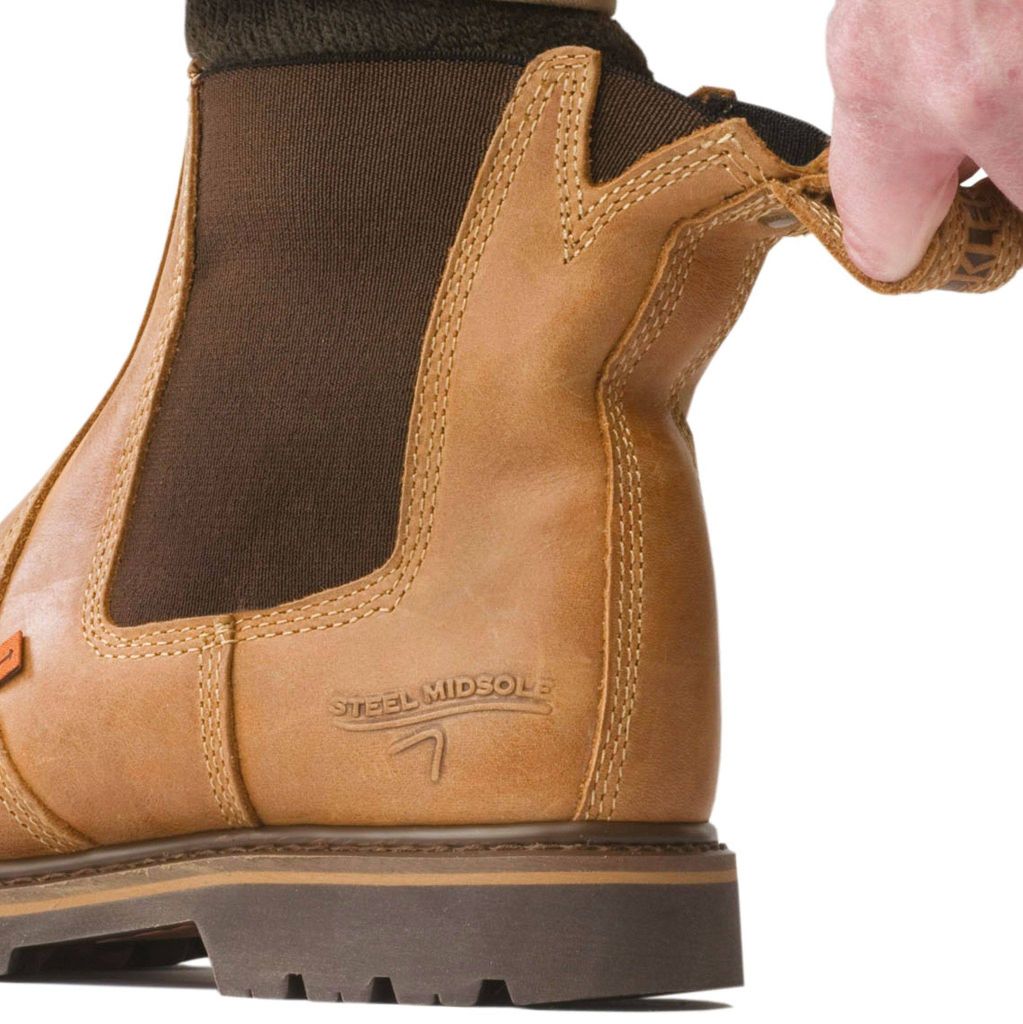 Speciaal om nóg makkelijker in onze instappers te komen: Buckflex. #bucklerboots #buckflex bit.ly/buckler001